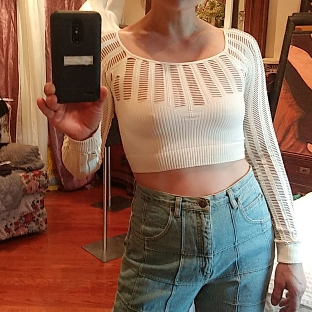 Crop top - Picture 3 of 10